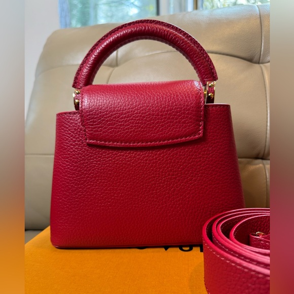 Louis Vuitton Capucines Mini Scarlet - Picture 6 of 12